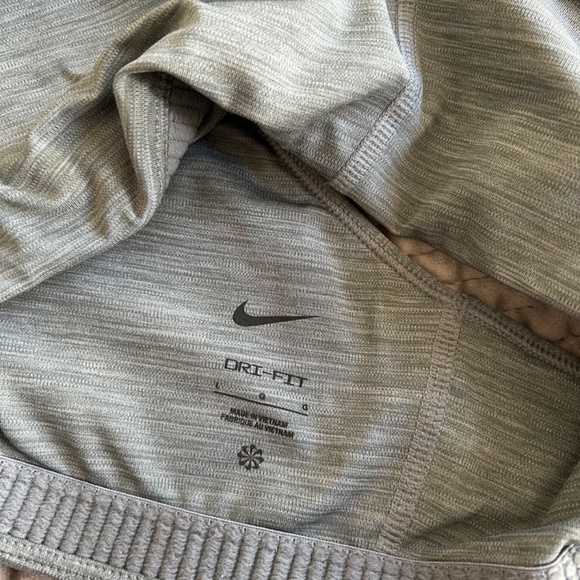 EUC Nike Dri-Fit Racerback Sports Bras, size Large - Picture 3 of 5